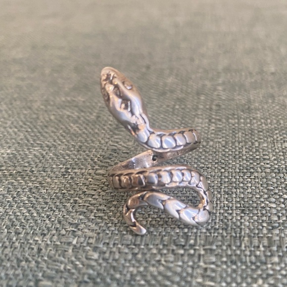 Silver ring - Picture 3 of 4